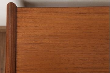 ヴィンテージ家具　北欧ビンテージ　G-PLAN(ジープラン)　チーク材　温かみのある木味のネストテーブル(サイドテーブル)(R-038508)