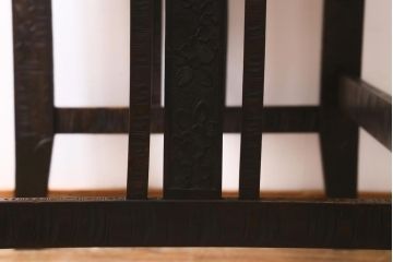 ビンテージ家具　伝統工芸　軽井沢彫り　優美な意匠が施された和モダンなデスク(机、在宅ワーク、在宅用ワークデスク)(R-038514)