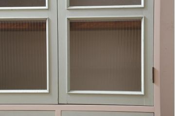 ラフジュ工房オリジナル　古建具リメイク　気泡ガラス・モールガラス　淡いペイントがお洒落なブックケース(本箱、収納棚、キャビネット)(R-038517)