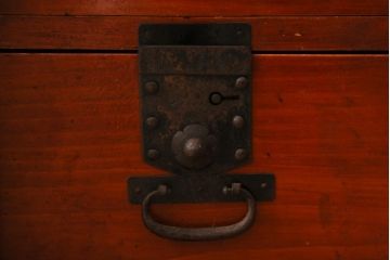 アンティーク家具　和製アンティーク　明治期　古い木の質感が渋い重ね衣装箪笥(引き出し、チェスト)(R-038518)