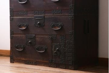 アンティーク家具　和製アンティーク　明治期　古い木の質感が渋い重ね衣装箪笥(引き出し、チェスト)(R-038518)