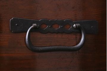 アンティーク家具　大正期　前面栗材　落ち着いた雰囲気が魅力の最上箪笥(衣装箪笥、引き出し)(R-038519)