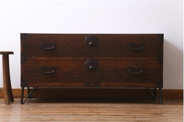 アンティーク家具　最上箪笥リメイク　引き出しが扉に!使い勝手の良い脚付きテレビ台(リビングボード、ローボード、収納棚)(R-038521)