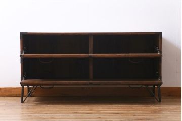 アンティーク家具　最上箪笥リメイク　引き出しが扉に!使い勝手の良い脚付きテレビ台(リビングボード、ローボード、収納棚)(R-038521)