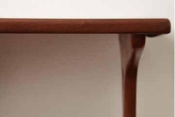 ヴィンテージ家具　イギリスビンテージ　G-PLAN(ジープラン)　カーブがおしゃれなネストテーブル(サイドテーブル、カフェテーブル)(R-038522)