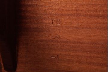 ヴィンテージ家具　イギリスビンテージ　G-PLAN(ジープラン)　カーブがおしゃれなネストテーブル(サイドテーブル、カフェテーブル)(R-038522)