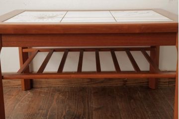 ヴィンテージ家具　デンマーク製　TOFTEN社　タイルトップがおしゃれなコーヒーテーブル(センターテーブル、ビンテージ)(R-038523)