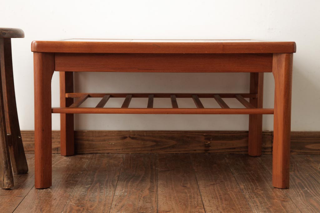 ヴィンテージ家具　デンマーク製　TOFTEN社　タイルトップがおしゃれなコーヒーテーブル(センターテーブル、ビンテージ)(R-038523)