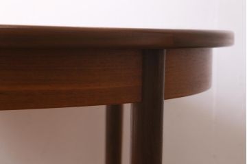 ヴィンテージ家具　北欧ビンテージ　G-PLAN(ジープラン)　木の温もり感じるエクステンションテーブル(ラウンドテーブル、ダイニングテーブル)(R-038526)