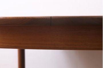 ヴィンテージ家具　北欧ビンテージ　G-PLAN(ジープラン)　木の温もり感じるエクステンションテーブル(ラウンドテーブル、ダイニングテーブル)(R-038527)