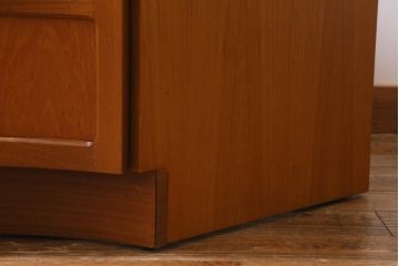 ヴィンテージ家具　北欧　イギリスビンテージ　nathan(ネイサン)社　温もりのある木味が素敵なコーナーキャビネット(サイドボード、テレビ台)(R-038530)