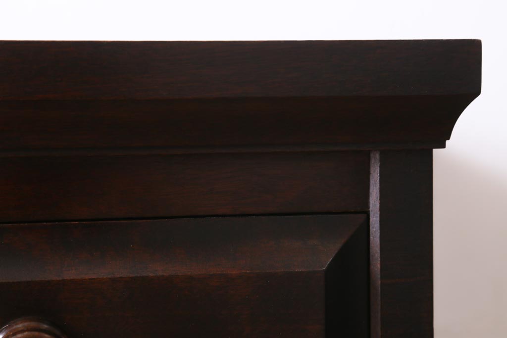 中古　北海道民芸家具　小物収納に使いやすいスリムなチェスト(引き出し、タンス)(R-038532)