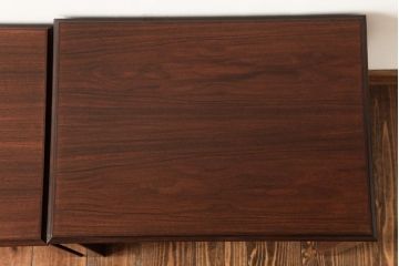 ヴィンテージ家具　北欧家具　デンマークビンテージ　ローズウッド材製のレアなネストテーブル(サイドテーブル、カフェテーブル)(R-038533)