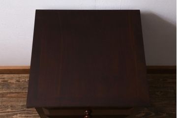 中古美品　松本民芸家具　立体的なデザインが目を引くA型脇棚(サイドチェスト、小引き出し)(定価約13万8千円)(R-038534)