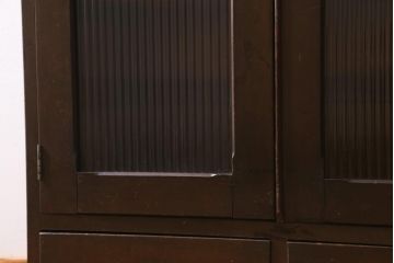 レトロ家具　昭和レトロ　昭和中期　モールガラス入り　濃い色味が味わい深いブックケース(本箱、キャビネット)(R-038544)