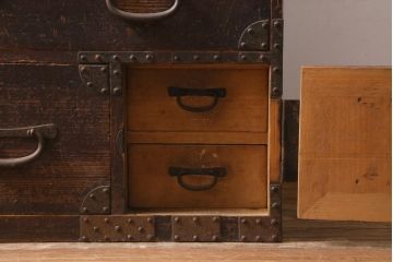 アンティーク家具　明治期　十字金具が印象的な重ね帳場箪笥(時代箪笥、重ね箪笥、収納箪笥、整理箪笥)(R-038548)