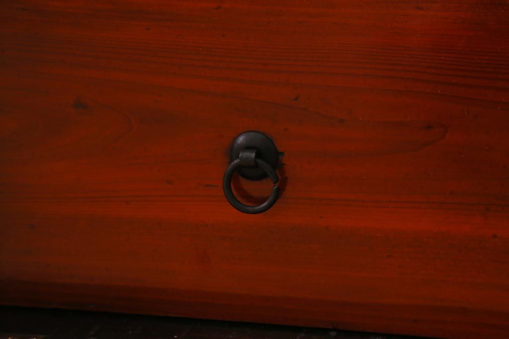 アンティーク家具　和製アンティーク　前面ケヤキ材　二本松箪笥　松竹梅と亀の意匠が目を引く重ね箪笥(引き出し、衣装箪笥)(R-038550)