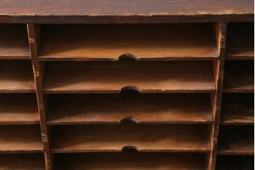 レトロ家具　昭和レトロ　大正昭和初期　スギ材　書類収納に便利な収納棚(書類ケース)(R-038551)