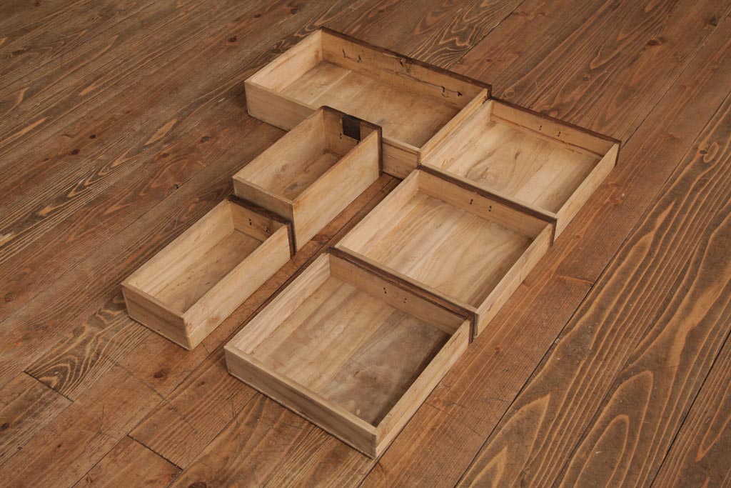 アンティーク家具　和製アンティーク　大正昭和初期　桐材　銅金具　味わい深い小引き出し(小箪笥、小物収納)(R-038554)