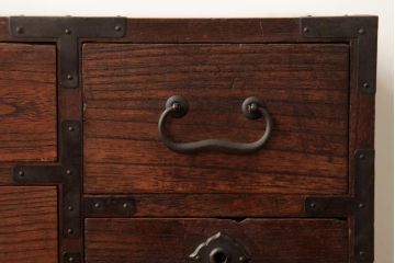 アンティーク家具　和製アンティーク　大正昭和初期　桐材　銅金具　味わい深い小引き出し(小箪笥、小物収納)(R-038554)