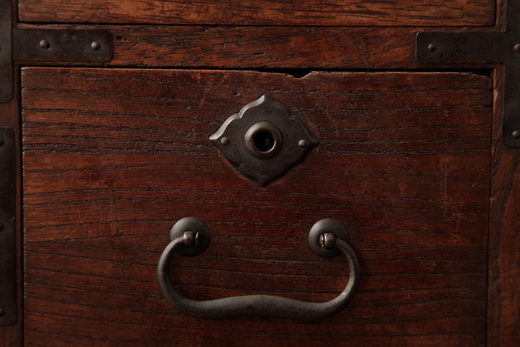 アンティーク家具　和製アンティーク　大正昭和初期　桐材　銅金具　味わい深い小引き出し(小箪笥、小物収納)(R-038554)