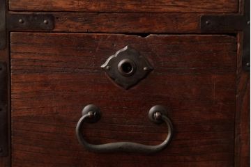 アンティーク家具　和製アンティーク　大正昭和初期　桐材　銅金具　味わい深い小引き出し(小箪笥、小物収納)(R-038554)