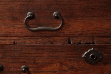 アンティーク家具　和製アンティーク　大正昭和初期　桐材　銅金具　味わい深い小引き出し(小箪笥、小物収納)(R-038554)