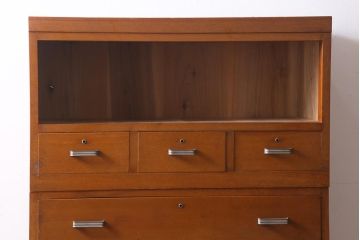 レトロ家具　昭和中期　三段重ね　花図柄が柔らかな印象あたえる衣装箪笥(衣装タンス、引き出し、チェスト)(R-038562)