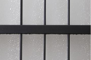 アンティーク建具　和製アンティーク　昭和初期　腰板ケヤキ材　ダイヤガラス入り　上手物!玉杢が魅力的なガラス戸1枚(引き戸、建具)(R-038566)