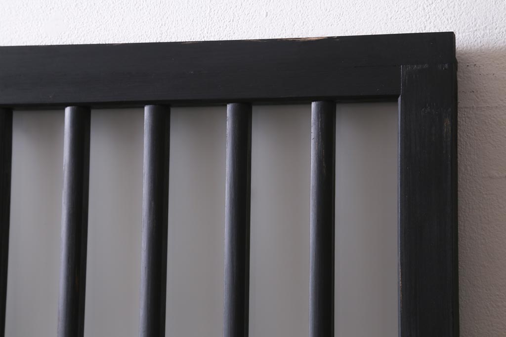 アンティーク建具　和製アンティーク　昭和中期　すりガラス入り　ブラックペイントがシックなガラス戸1枚(引き戸、建具)(R-038567)