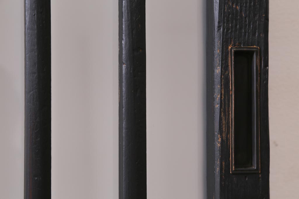 アンティーク建具　和製アンティーク　昭和中期　すりガラス入り　ブラックペイントがシックなガラス戸1枚(引き戸、建具)(R-038567)