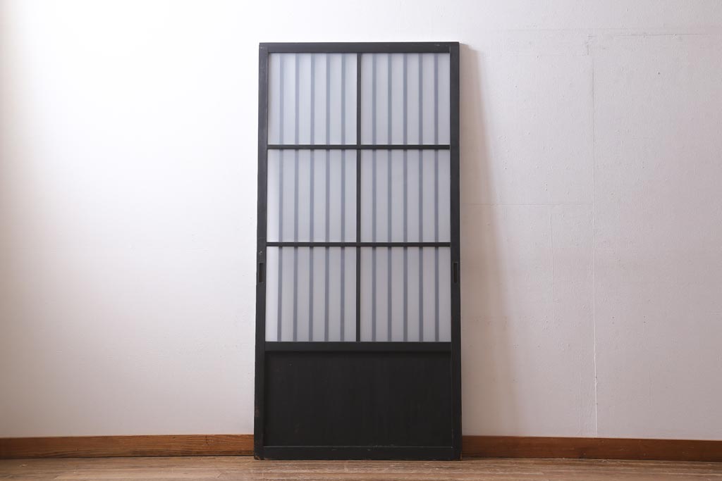 アンティーク建具　和製アンティーク　昭和中期　すりガラス入り　ブラックペイントがシックなガラス戸1枚(引き戸、建具)(R-038567)