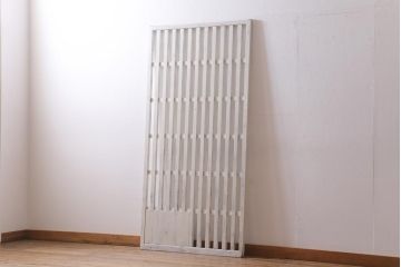 アンティーク建具　和製アンティーク　ペイント　シャビーな風合いが魅力の荒格子戸1枚(格子戸、建具、はめ殺し)(R-038568)
