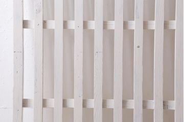 アンティーク建具　和製アンティーク　ペイント　シャビーな風合いが魅力の荒格子戸1枚(格子戸、建具、はめ殺し)(R-038568)