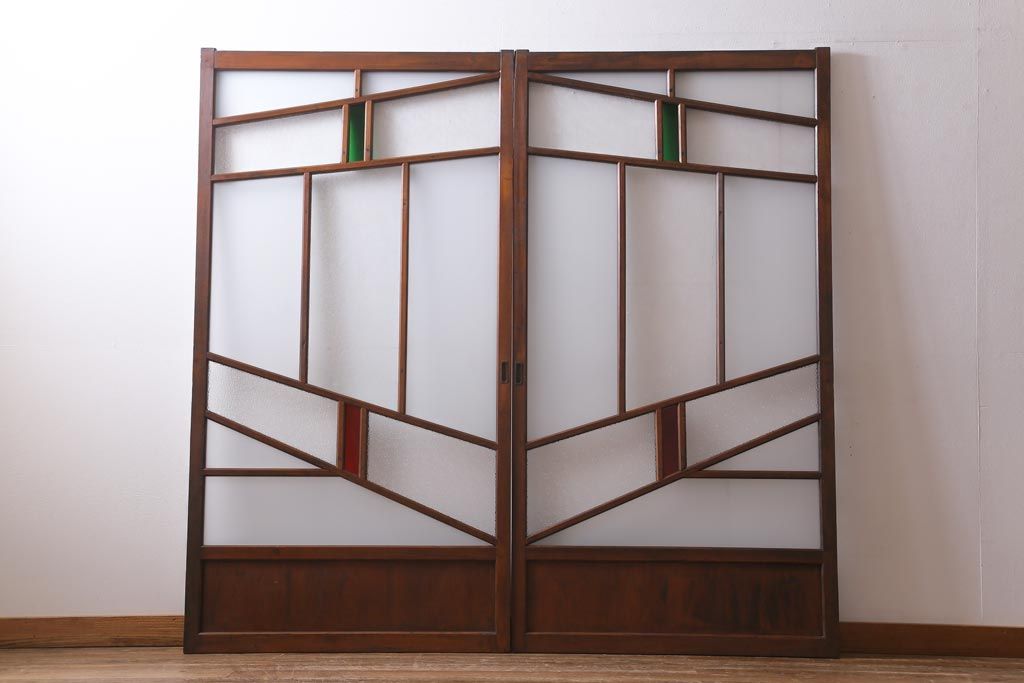 アンティーク建具　大正昭和初期　激レア　当時物色ガラス入り　赤と緑がアクセントのレトロなガラス戸2枚セット(引き戸、建具)(R-038570)