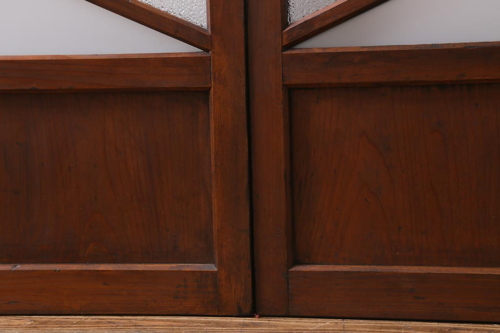 アンティーク建具　大正昭和初期　激レア　当時物色ガラス入り　赤と緑がアクセントのレトロなガラス戸2枚セット(引き戸、建具)(R-038570)