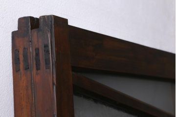 アンティーク建具　大正昭和初期　激レア　当時物色ガラス入り　赤と緑がアクセントのレトロなガラス戸2枚セット(引き戸、建具)(R-038570)