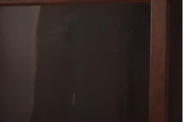 レトロ家具　和製アンティーク　ゆらゆらガラスがレトロな雰囲気を演出するガラス戸棚(収納棚、飾り棚)(R-038596)