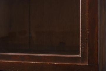 レトロ家具　和製アンティーク　ゆらゆらガラスがレトロな雰囲気を演出するガラス戸棚(収納棚、飾り棚)(R-038596)