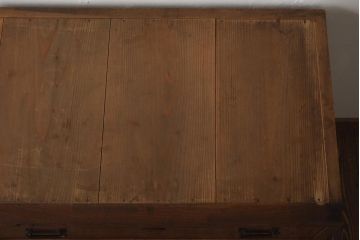 アンティーク家具　和製アンティーク　前面ケヤキ材　引き出し7杯付きの小振りなチェスト(引き出し、衣装箪笥)(R-038597)