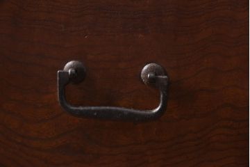 アンティーク家具　和製アンティーク　前面ケヤキ材　引き出し7杯付きの小振りなチェスト(引き出し、衣装箪笥)(R-038597)