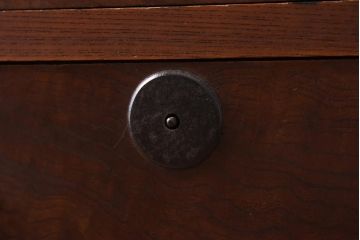 アンティーク家具　和製アンティーク　前面ケヤキ材　引き出し7杯付きの小振りなチェスト(引き出し、衣装箪笥)(R-038597)