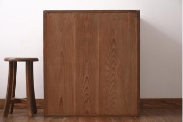 アンティーク家具　和製アンティーク　前面ケヤキ材　引き出し7杯付きの小振りなチェスト(引き出し、衣装箪笥)(R-038597)