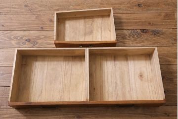 アンティーク家具　昭和中期　味わい深い木肌が魅力の茶箪笥(茶棚、飾り棚)(R-038598)