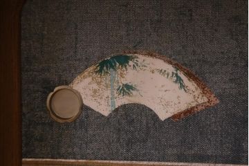 アンティーク家具　昭和中期　味わい深い木肌が魅力の茶箪笥(茶棚、飾り棚)(R-038598)