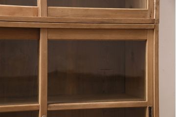アンティーク家具　大正昭和初期　ストリップド(剥離)　ゆらゆらガラスがレトロな雰囲気を高める重ねキャビネット(飾り棚、陳列棚、収納棚)(R-038601)