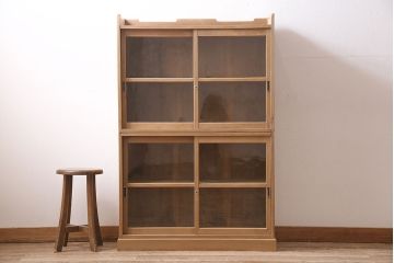アンティーク家具　大正昭和初期　ストリップド(剥離)　ゆらゆらガラスがレトロな雰囲気を高める重ねキャビネット(飾り棚、陳列棚、収納棚)(R-038601)