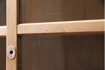 アンティーク家具　大正昭和初期　ストリップド(剥離)　ゆらゆらガラスがレトロな雰囲気を高める重ねキャビネット(飾り棚、陳列棚、収納棚)(R-038601)