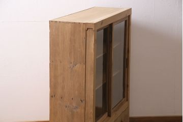 アンティーク家具　昭和初期　ストリップド(剥離)  古い木の風合いがレトロな雰囲気あふれる収納棚(戸棚、キャビネット)(R-038618)