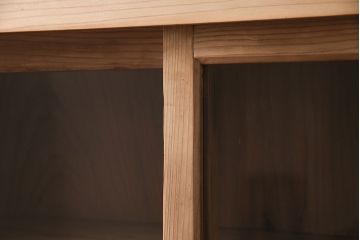 アンティーク家具　昭和初期　ストリップド(剥離)  古い木の風合いがレトロな雰囲気あふれる収納棚(戸棚、キャビネット)(R-038618)